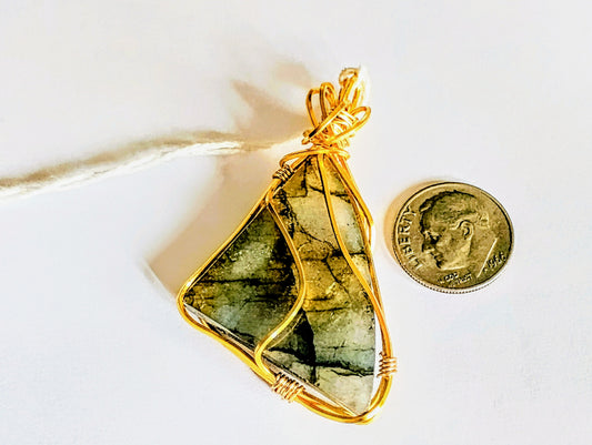 Beautiful Laboradite Stone Handcrafted Pendant