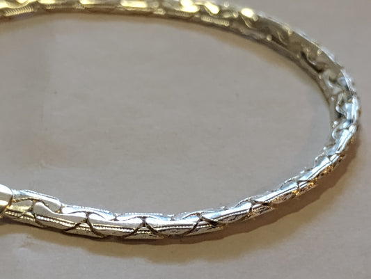 Beautiful Sterling Silver Bracelet. 7,5 inches in Length. Perfect Condition.Â