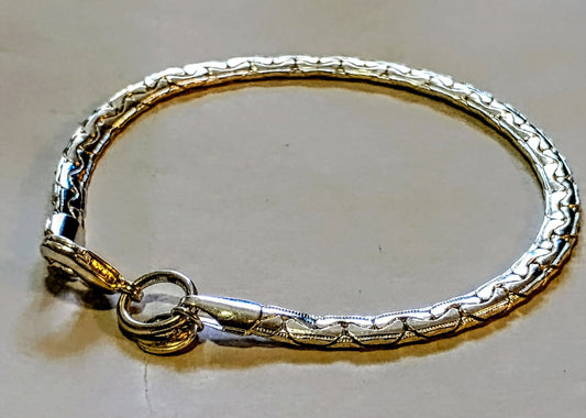 Beautiful Sterling Silver Bracelet. 7,5 inches in Length. Perfect Condition. 