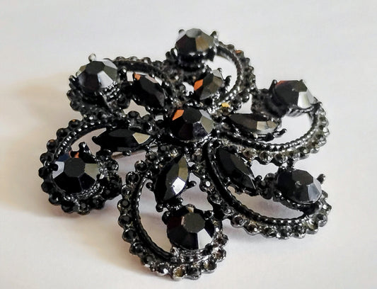 Very Nice Black Crystal Ladies Brooch