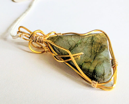 Beautiful Laboradite Stone Handcrafted Pendant